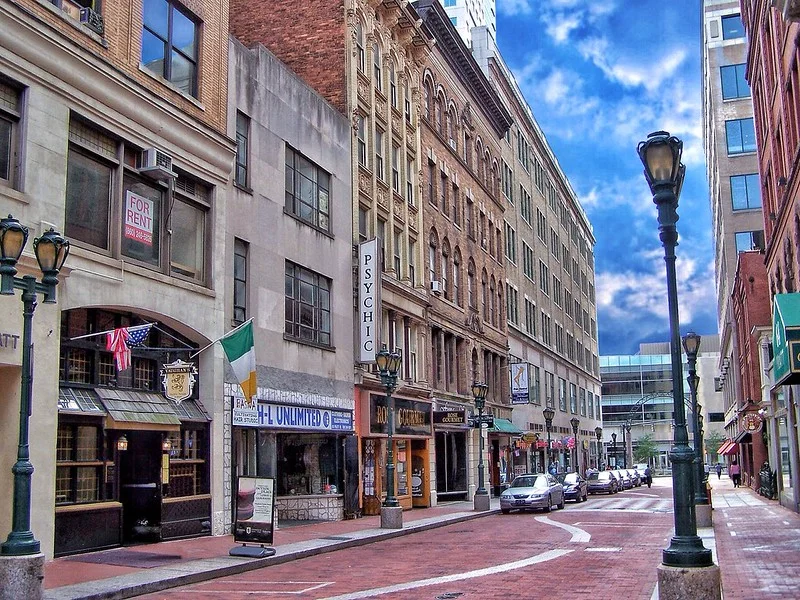 Historic Pratt Street w Hartford