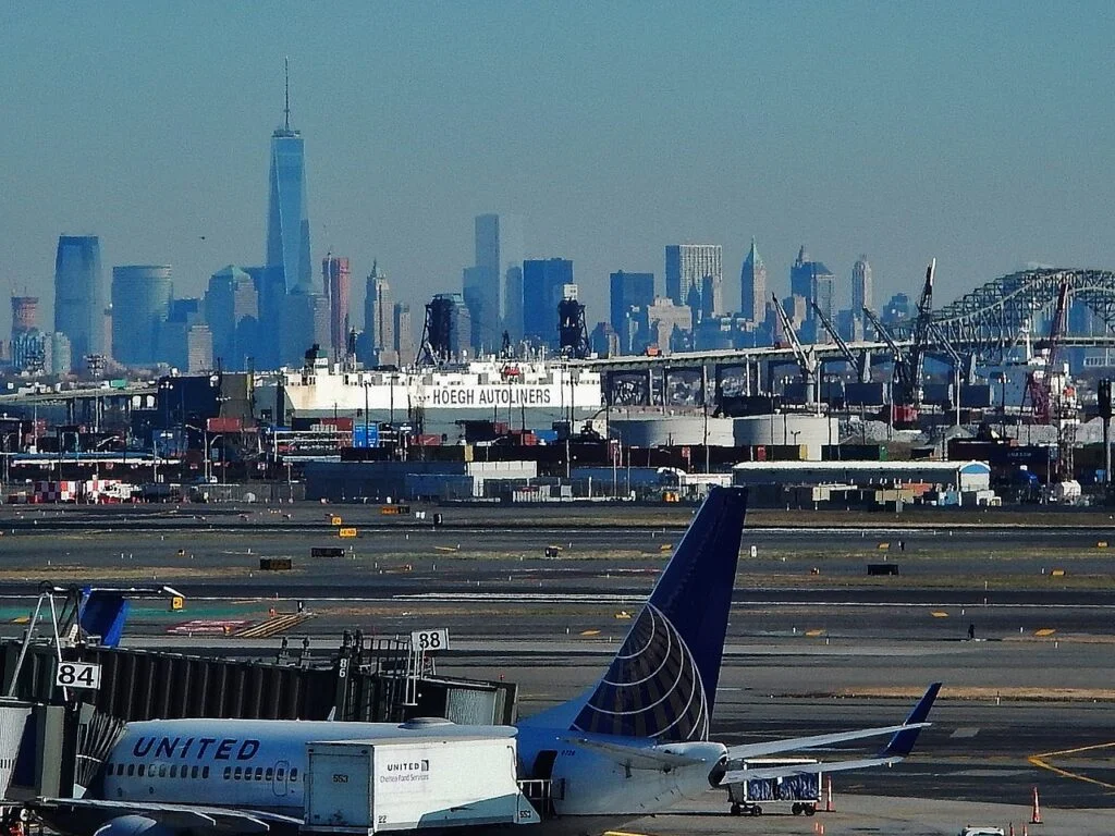 Widok na Manhattan z Newark Liberty International Airpor