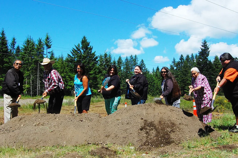 Członkowie plemienia Nisqually