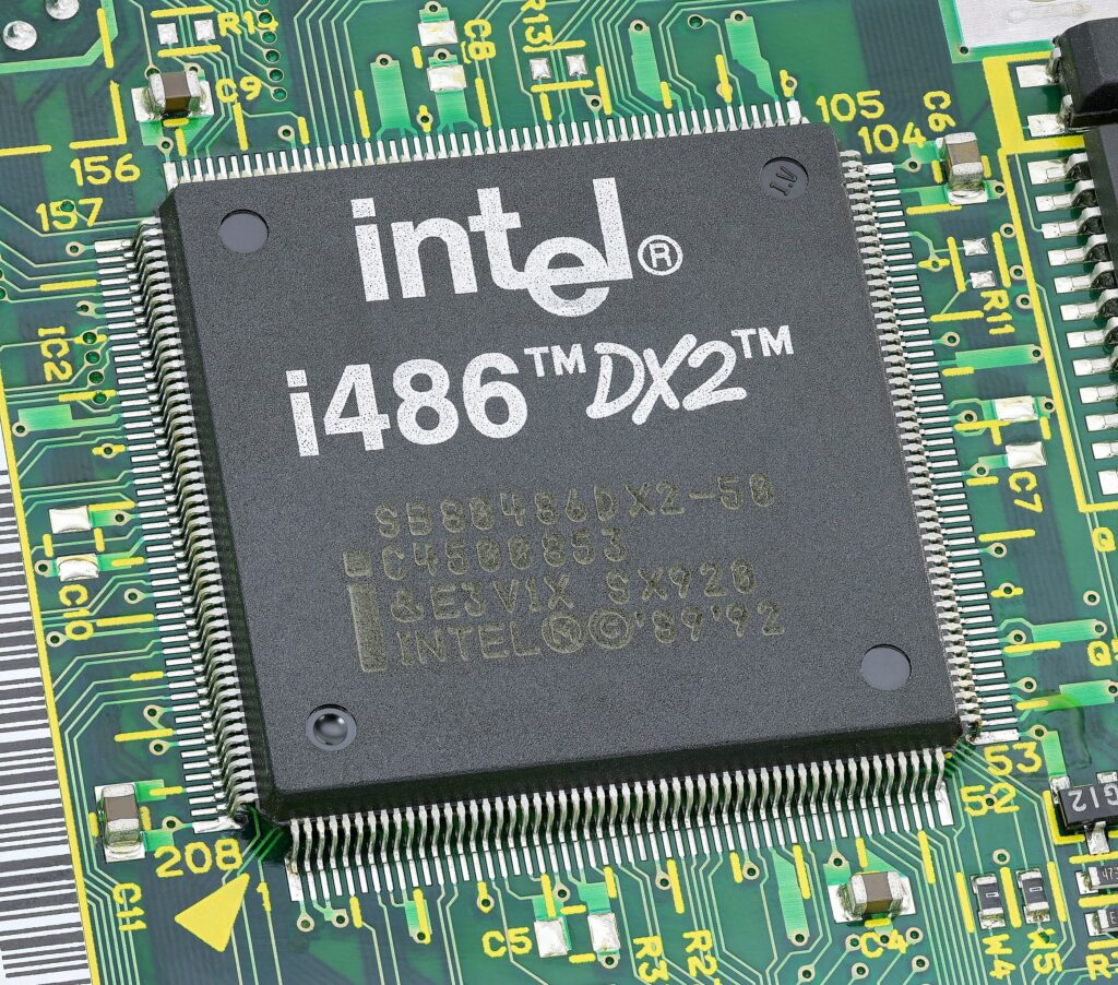 Mikroprocesor Intel z 1992 roku