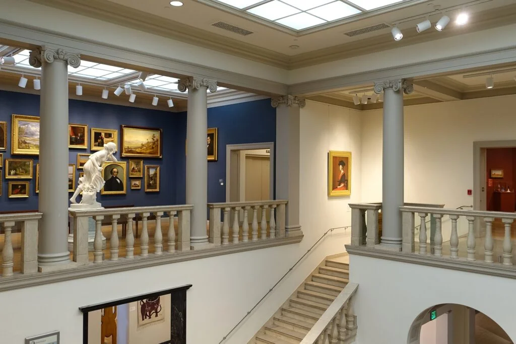 Widok wnętrza Currier Museum of Art