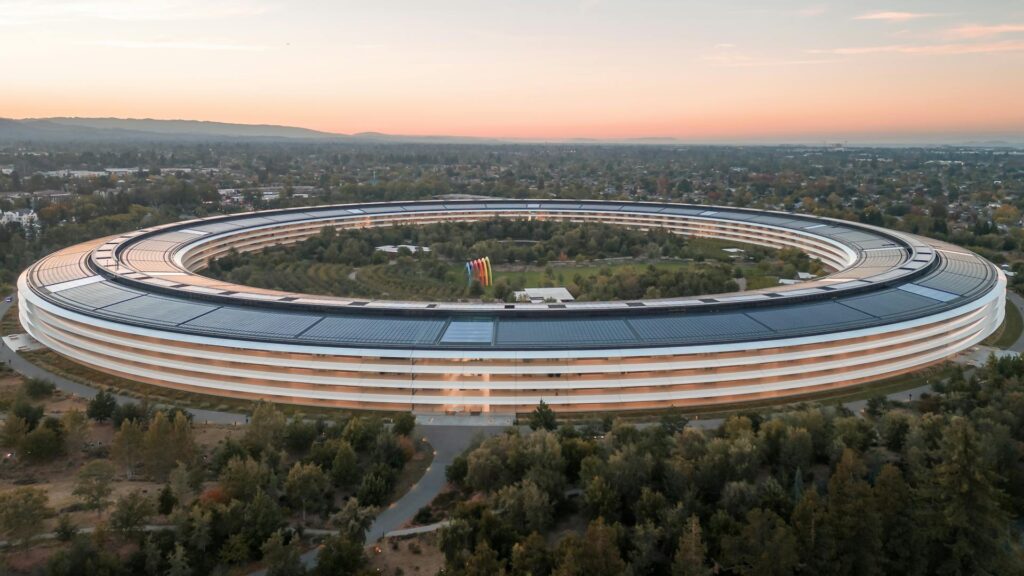 Apple Park - Główna siedziba firmy Apple 