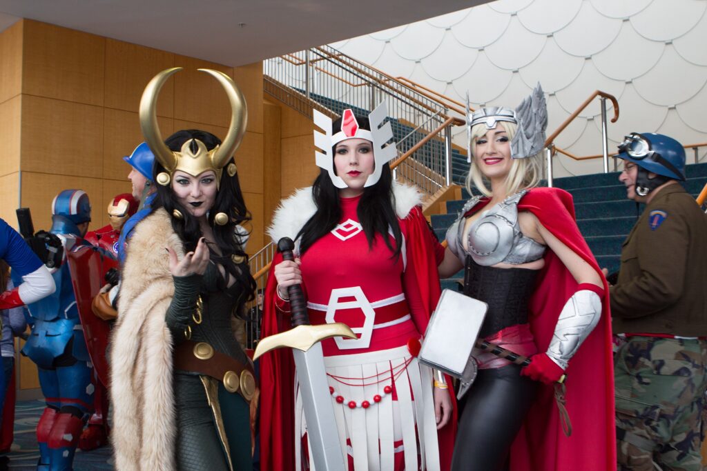Kobiety w strojach inspirowanych Marvelem, Long Beach Comic Con 2013