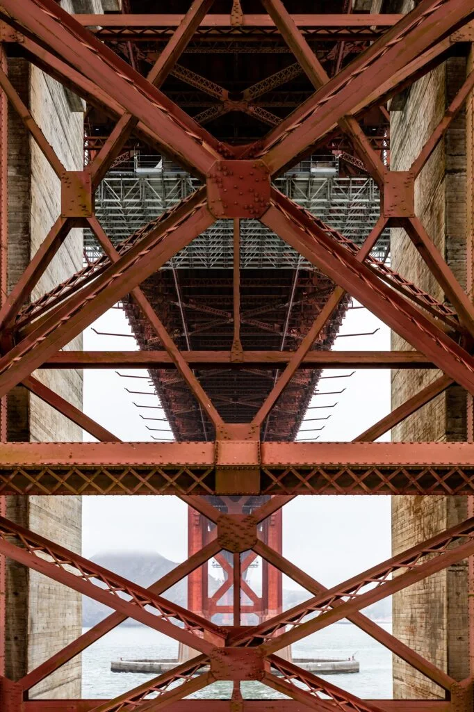 Most Golden Gate od spodu