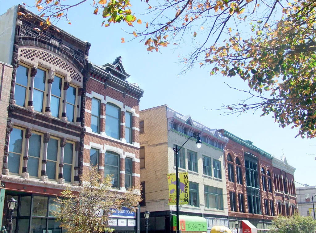 Zabytkowe budynki w centrum Springfield
