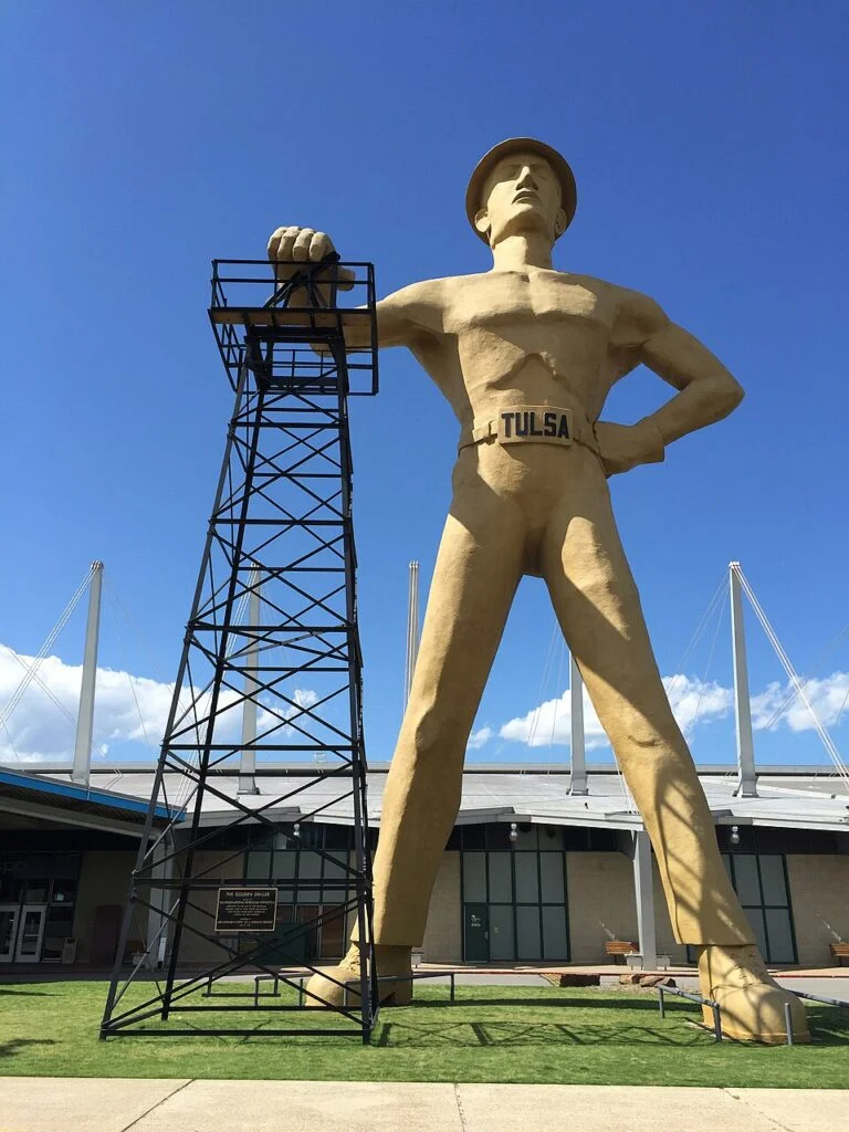 Posąg "golden driller" w Tulsie