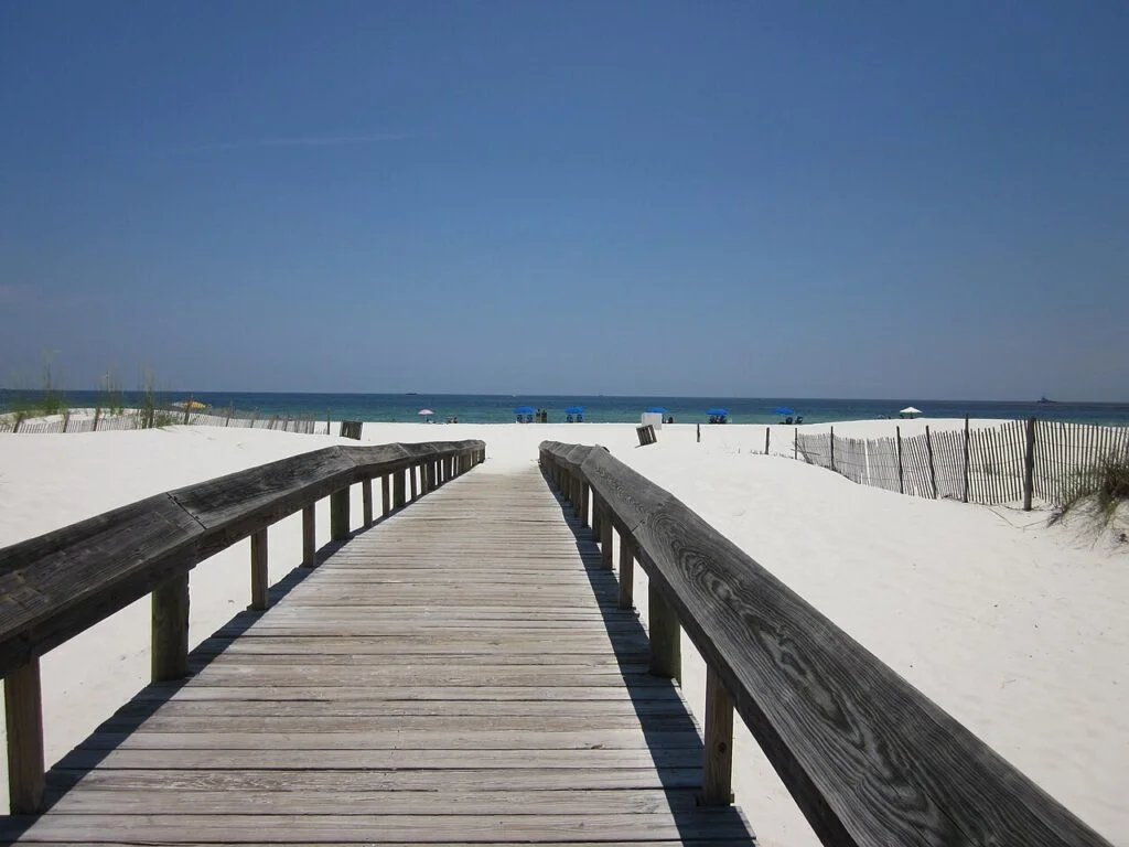Plaża w mieście portowym Orange Beach w Alabamie